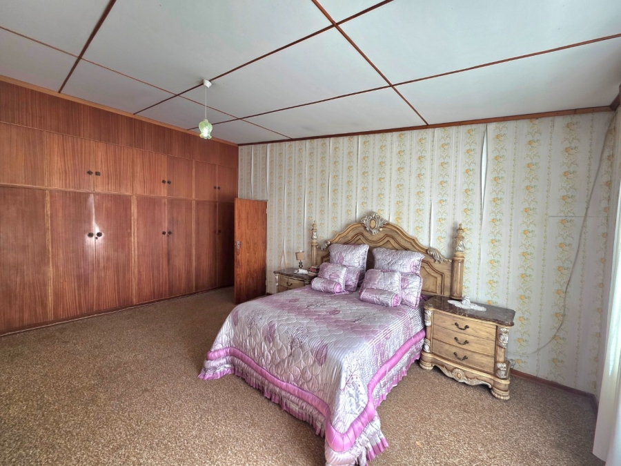 5 Bedroom Property for Sale in Jordania Free State
